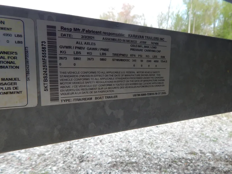 Slide: The Image of Bayliner Element E21 2021 - 8