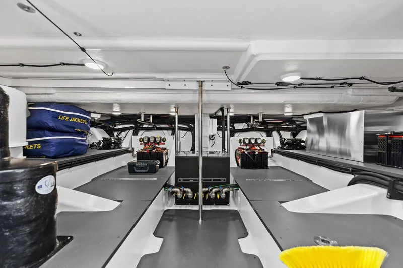 Slide: The Image of Formula 500 Super Sport Crossover 2025 - 111