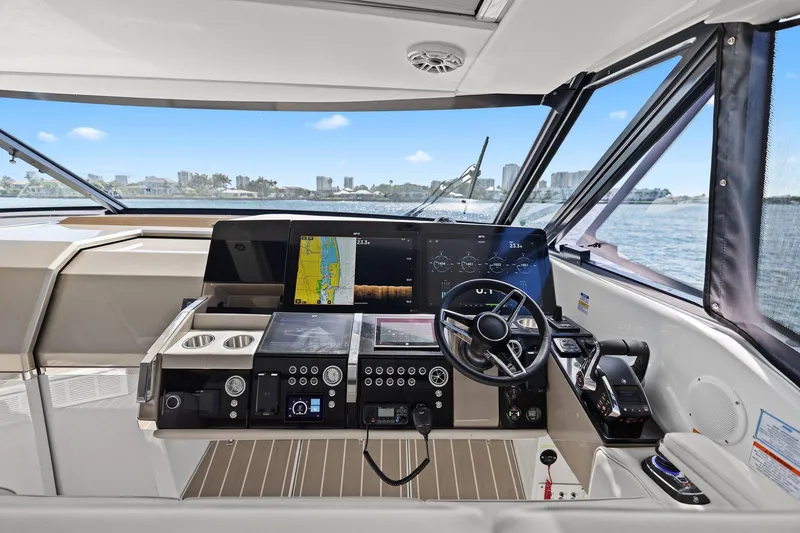 Slide: The Image of Formula 500 Super Sport Crossover 2025 - 67