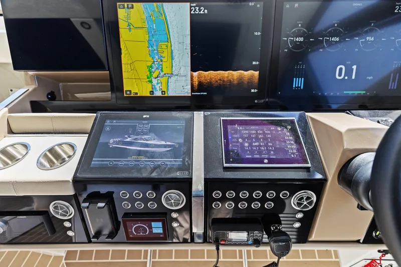 Slide: The Image of Formula 500 Super Sport Crossover 2025 - 72