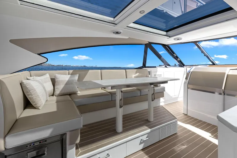 Slide: The Image of Formula 500 Super Sport Crossover 2025 - 78