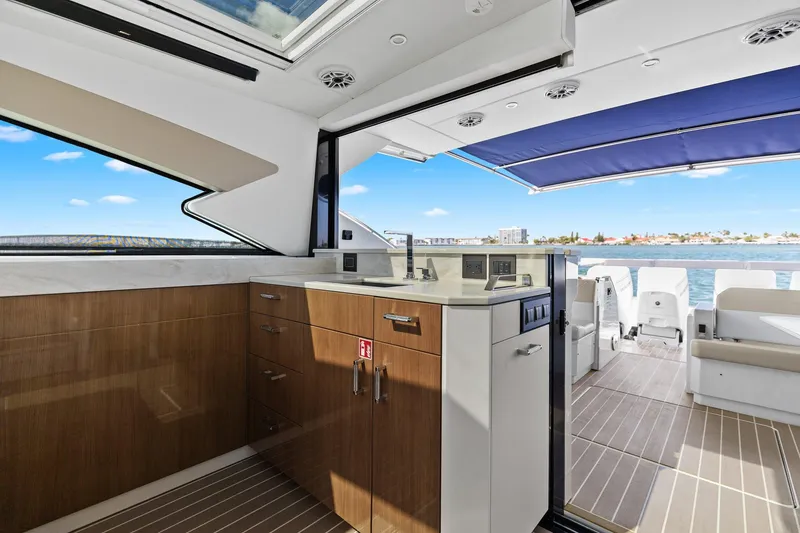 Slide: The Image of Formula 500 Super Sport Crossover 2025 - 81