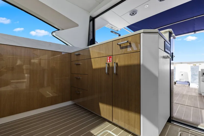 Slide: The Image of Formula 500 Super Sport Crossover 2025 - 84