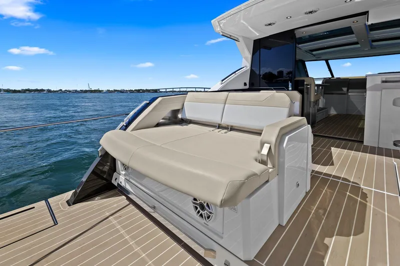 Slide: The Image of Formula 500 Super Sport Crossover 2025 - 93