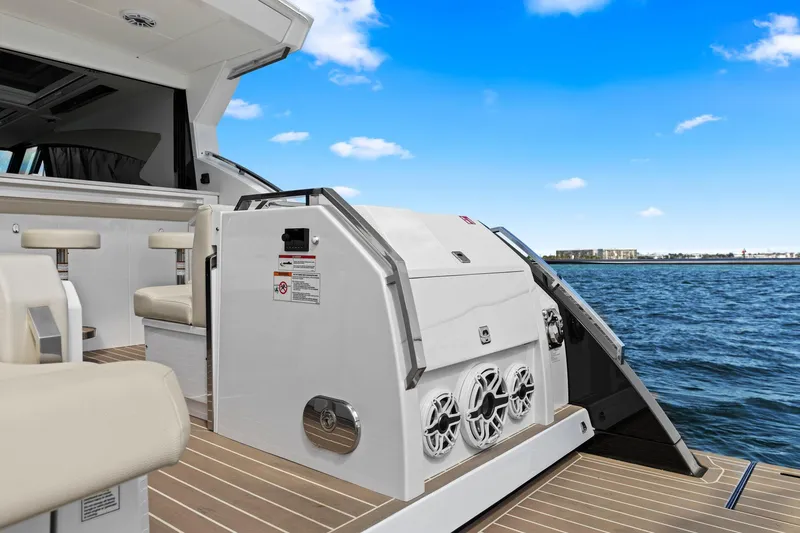 Slide: The Image of Formula 500 Super Sport Crossover 2025 - 94