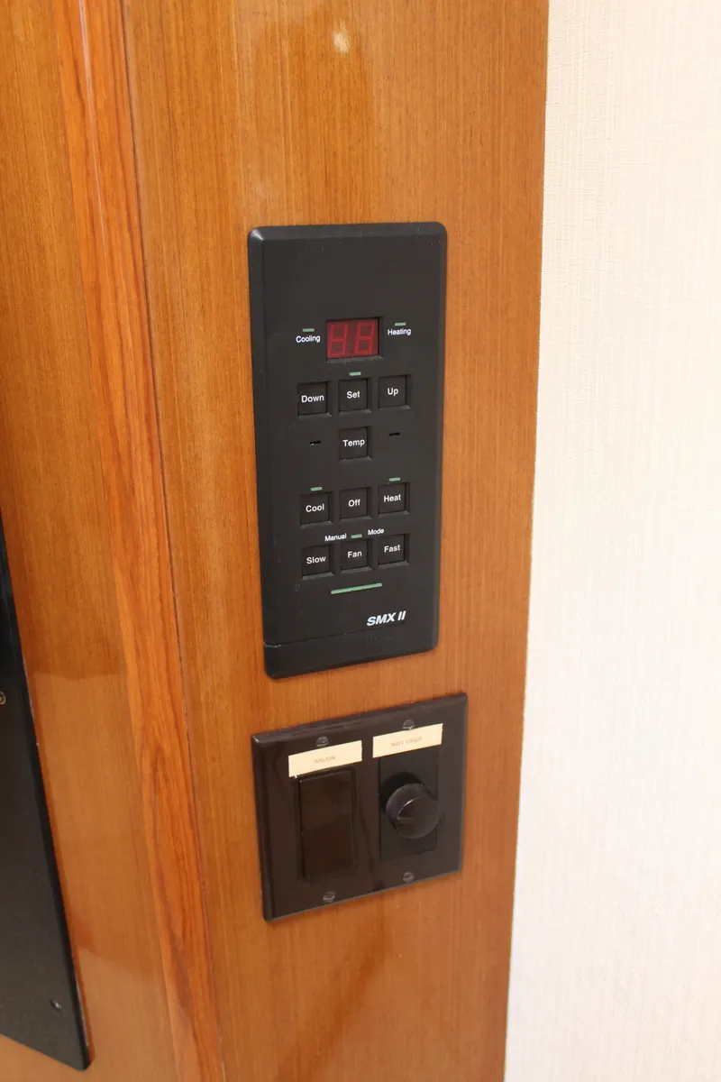 Slide: The Image of A/C controls - salon - 46