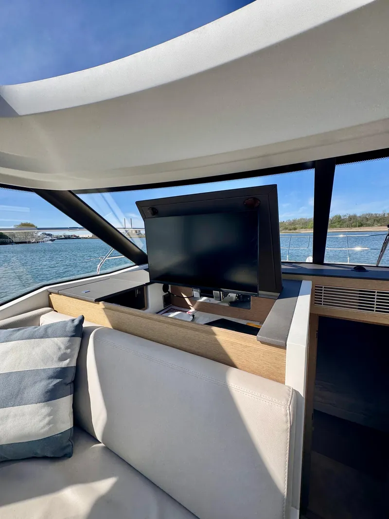 Slide: The Image of Prestige 420 S 2022 - 17