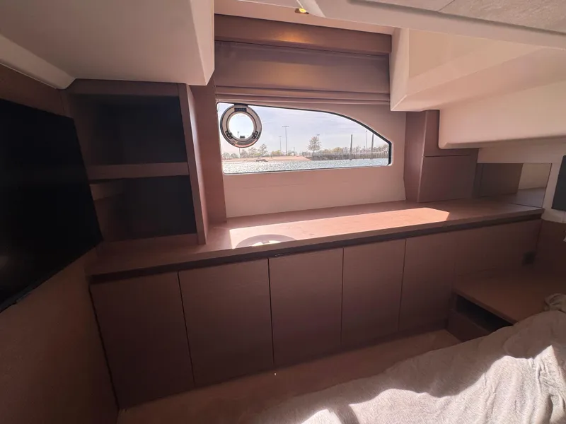 Slide: The Image of Prestige 420 S 2022 - 23