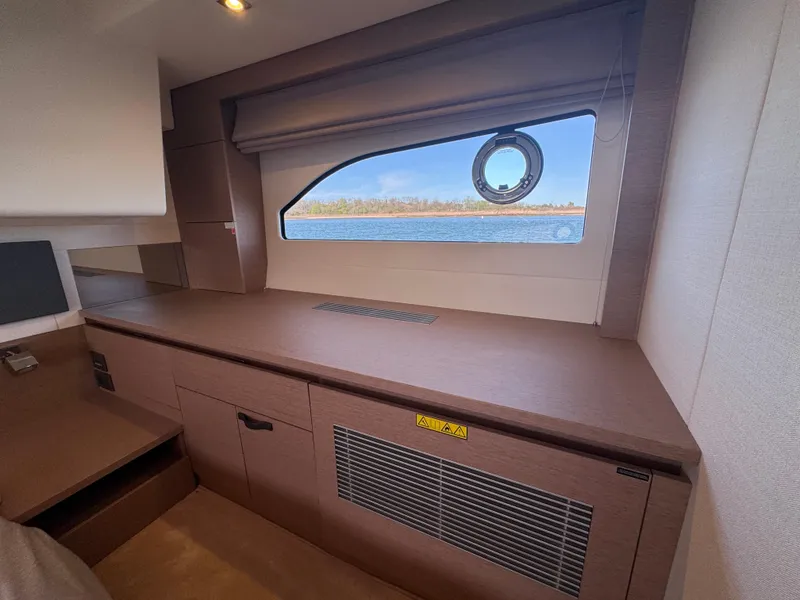 Slide: The Image of Prestige 420 S 2022 - 24