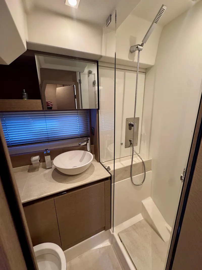 Slide: The Image of Prestige 420 S 2022 - 25