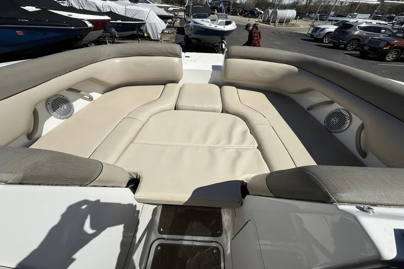 Slide: The Image of Bayliner 195DB 2016 - 25