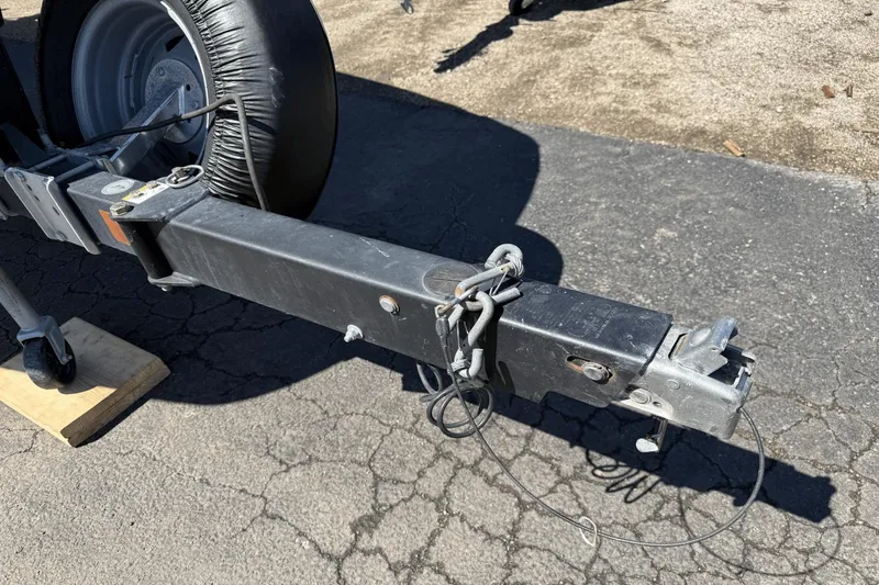 Slide: The Image of Bayliner 195DB 2016 - 4