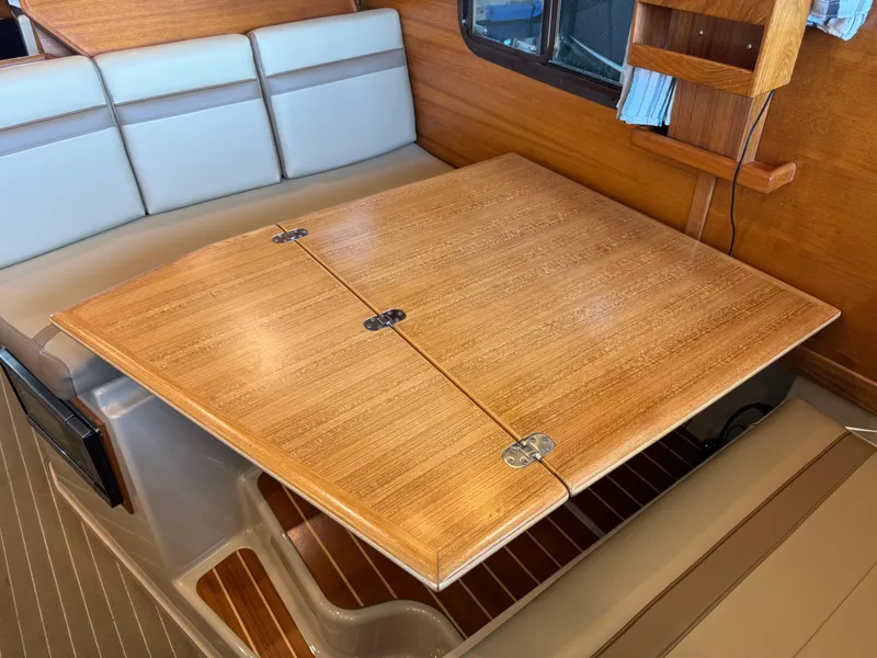 Slide: The Image of Ranger Tug R-31 S 2020 - 56