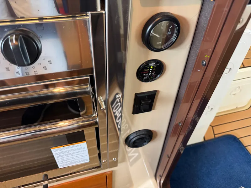 Slide: The Image of Ranger Tug R-31 S 2020 - 59