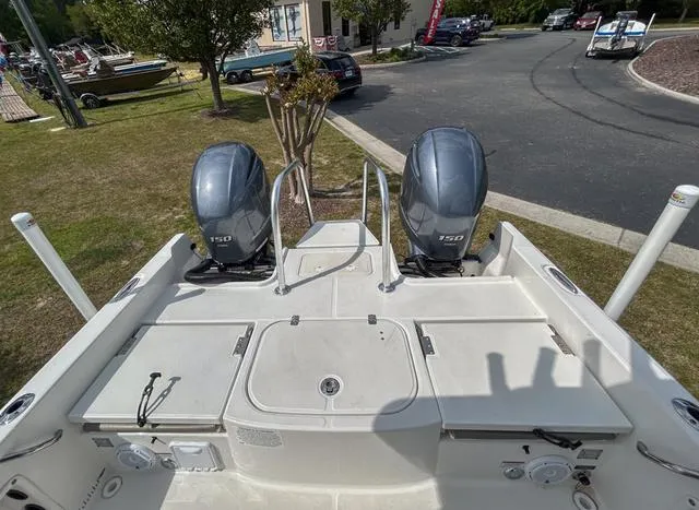 Slide: The Image of World Cat 235CC 2021 - 13