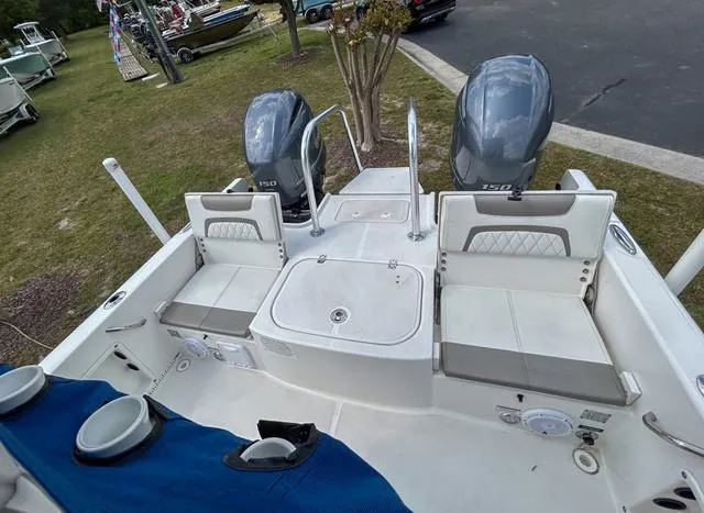 Slide: The Image of World Cat 235CC 2021 - 14