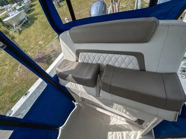 Slide: The Image of World Cat 235CC 2021 - 7