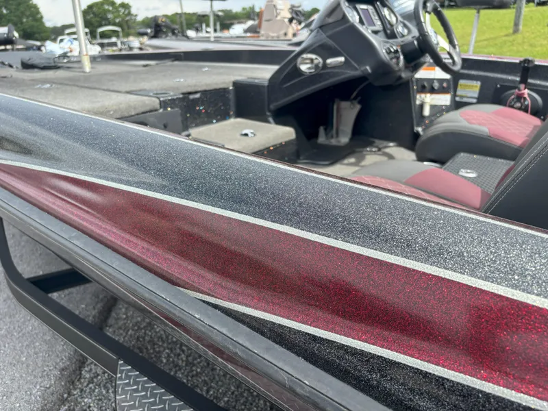 Slide: The Image of Triton 189 TXR 2017 - 13