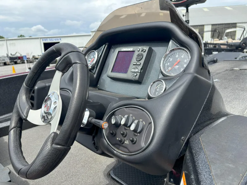 Slide: The Image of Triton 189 TXR 2017 - 6