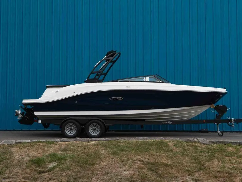 The Image of Sea Ray SPX 230 2025 - 1