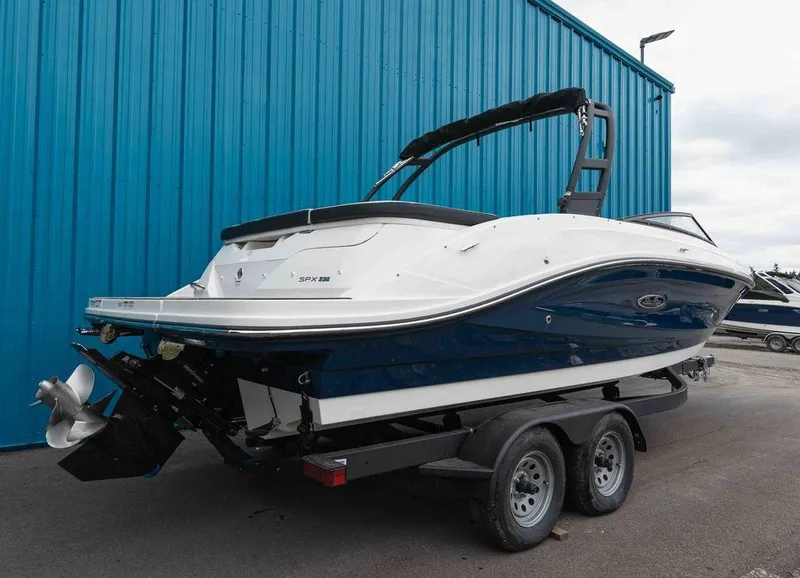 Slide: The Image of Sea Ray SPX 230 2025 - 3