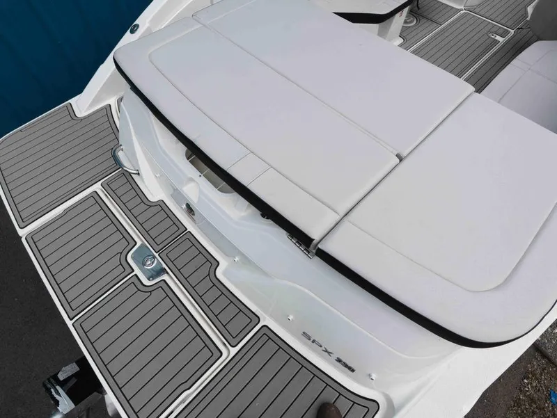 Slide: The Image of Sea Ray SPX 230 2025 - 4