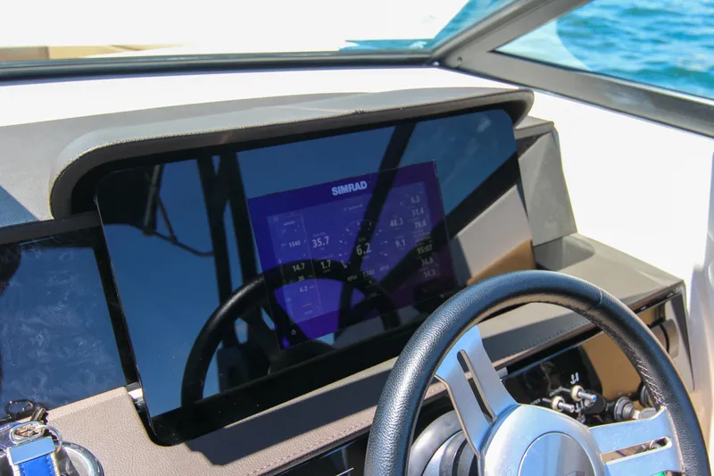 Slide: The Image of Sea Ray SDX 270 2021 - 51