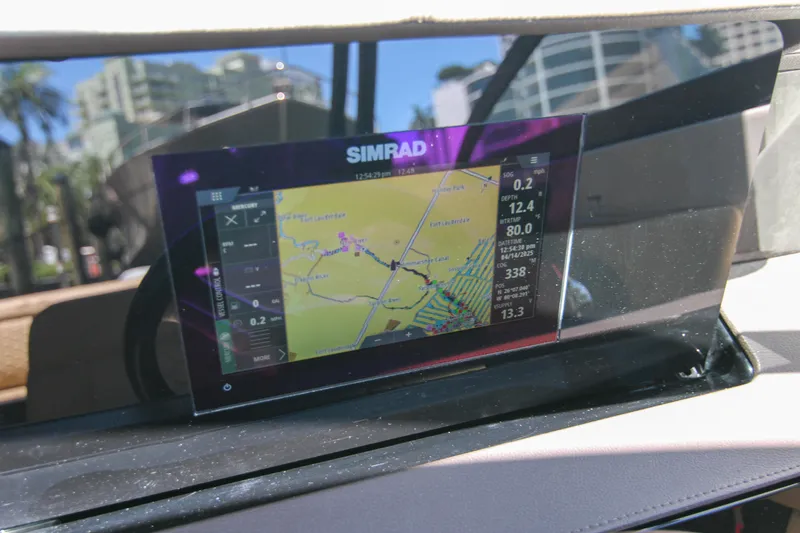 Slide: The Image of Sea Ray SDX 270 2021 - 55