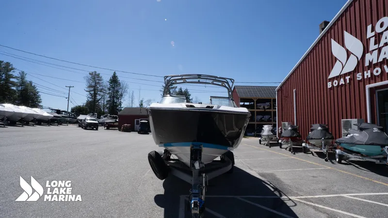 Slide: The Image of 2021 Yamaha Boats 252SE at Long Lake Marina boat show, sunny day. - 5