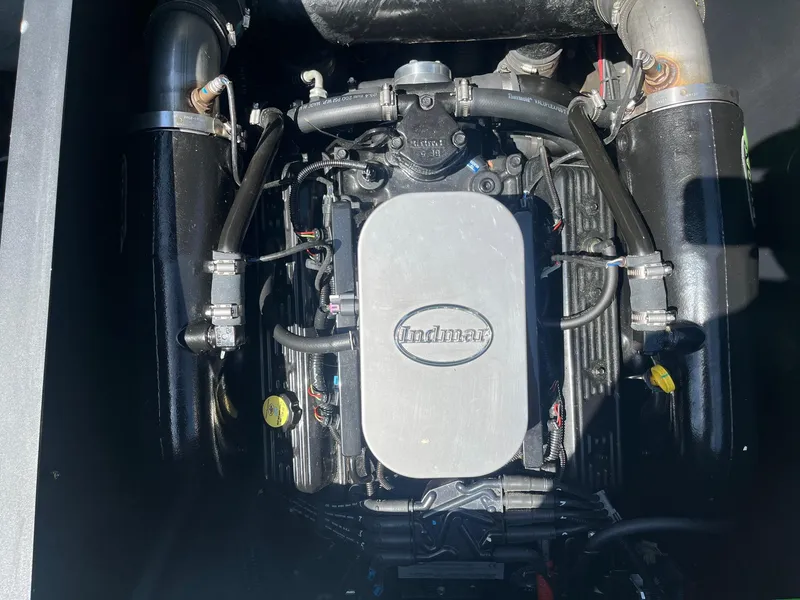 Slide: The Image of 2014 Moomba Mobius LSV engine, Indmar branding, top view. - 33