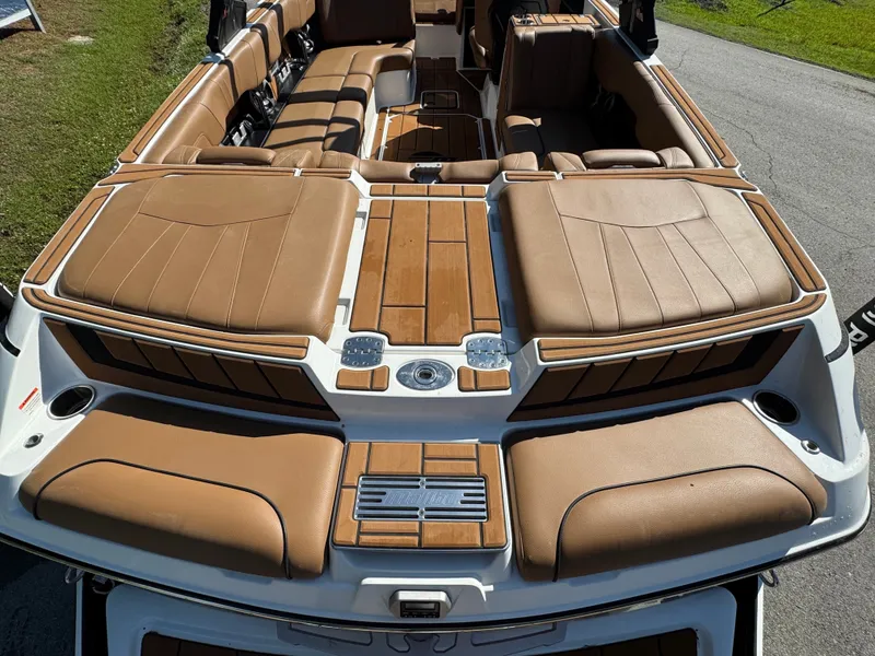 Slide: The Image of Malibu Wakesetter 24 MXZ 2021 - 6