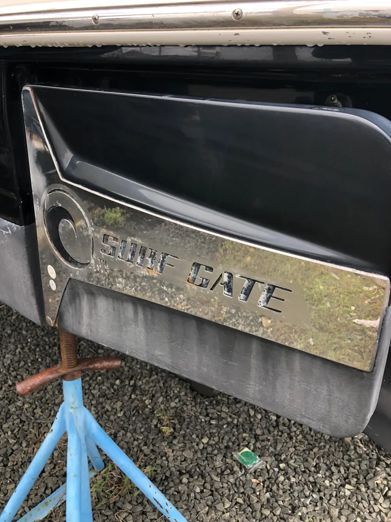 Slide: The Image of 2017 Chaparral 246 SSi boat with Surf Gate feature on display. - 22