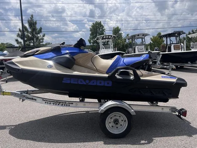 Slide: The Image of Sea-Doo WAKE PRO 230 with Sound System 2025 - 4