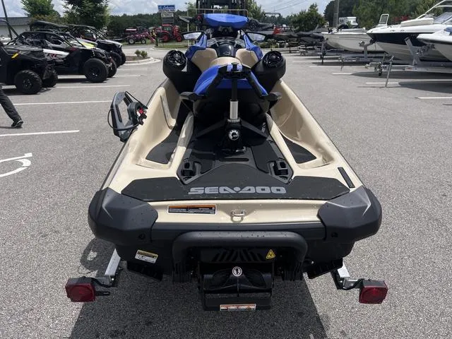 Slide: The Image of Sea-Doo WAKE PRO 230 with Sound System 2025 - 6