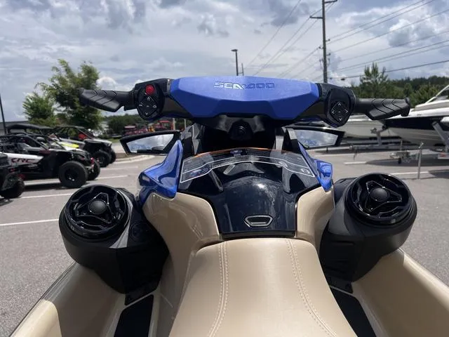 Slide: The Image of Sea-Doo WAKE PRO 230 with Sound System 2025 - 7