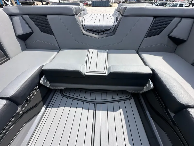 Slide: The Image of Nautique Super Air Nautique S25 2025 - 11