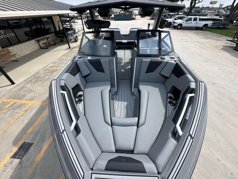 Slide: The Image of Nautique Super Air Nautique S25 2025 - 23