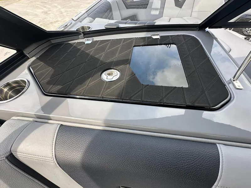 Slide: The Image of Nautique Super Air Nautique S25 2025 - 32