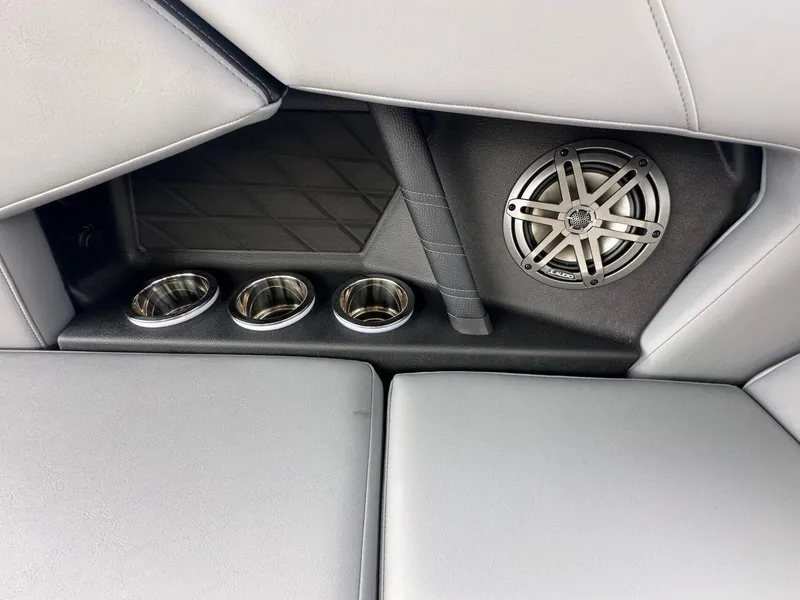 Slide: The Image of Nautique Super Air Nautique S25 2025 - 34