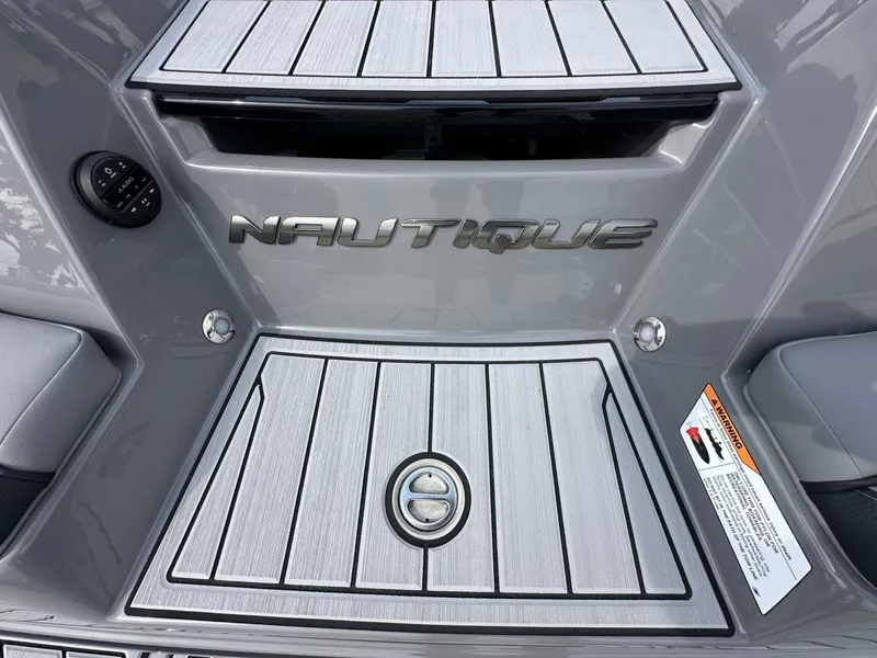 Slide: The Image of Nautique Super Air Nautique S25 2025 - 37