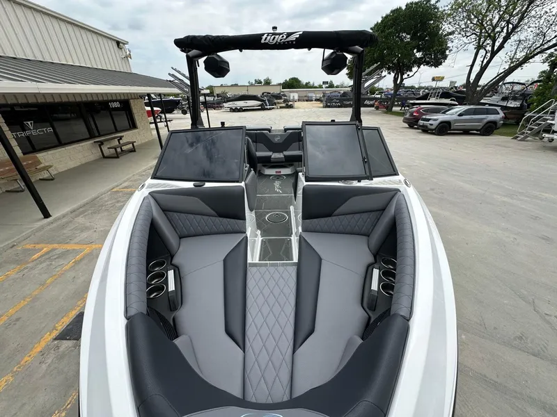 Slide: The Image of Tigé Z1 2025 - 24