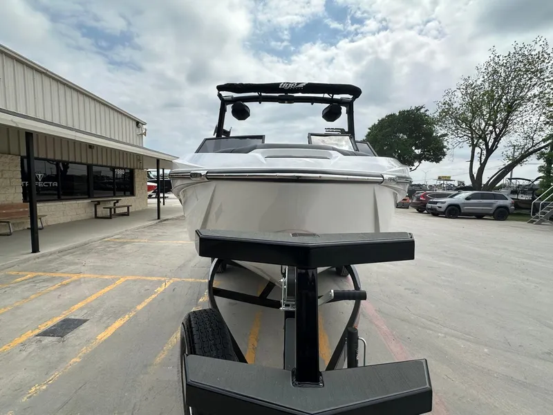 Slide: The Image of Tigé Z1 2025 - 7