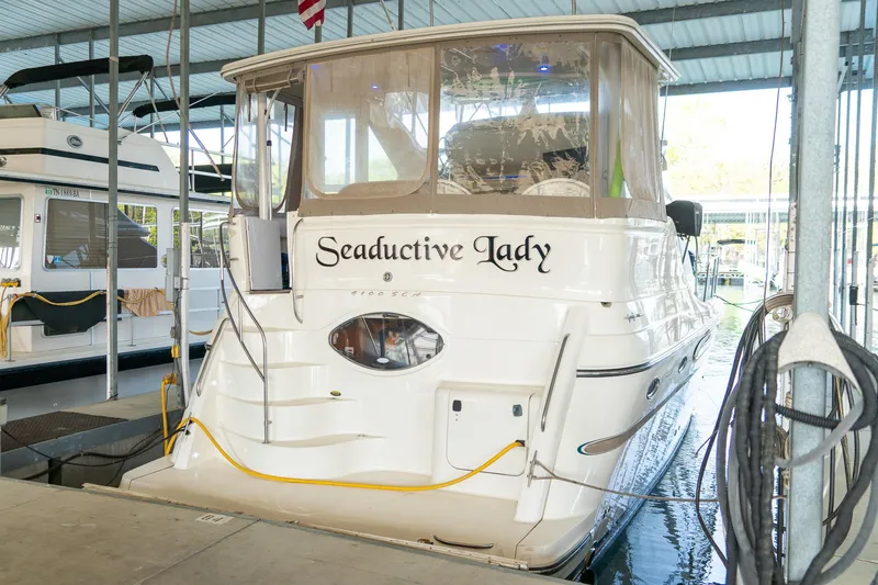 Slide: The Image of Maxum 4100 SCA 2000 - 10