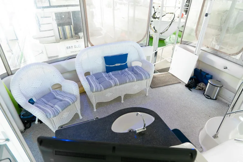 Slide: The Image of Maxum 4100 SCA 2000 - 19