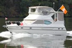 Slide: The Image of Maxum 4100 SCA 2000 - 2