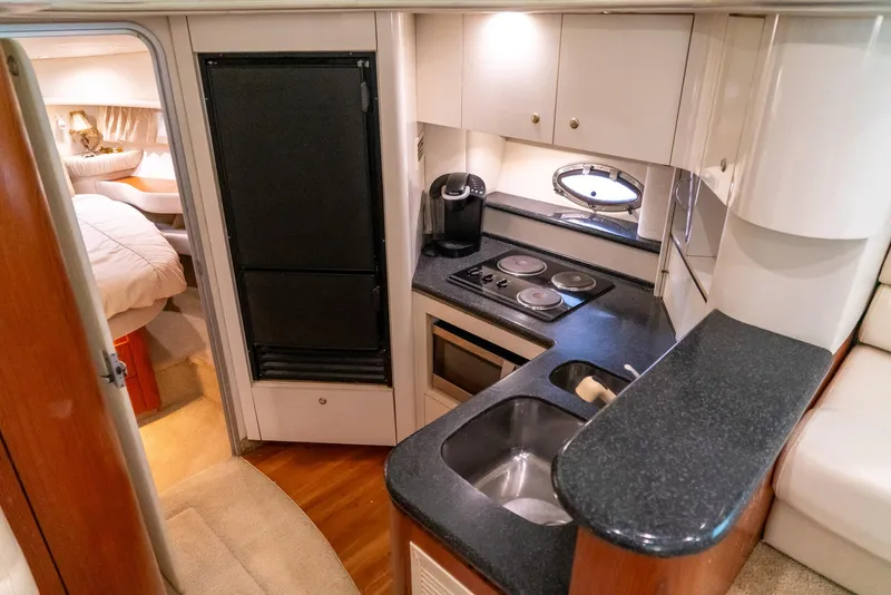 Slide: The Image of Maxum 4100 SCA 2000 - 33