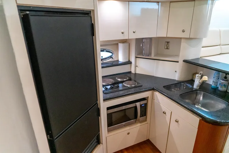 Slide: The Image of Maxum 4100 SCA 2000 - 34