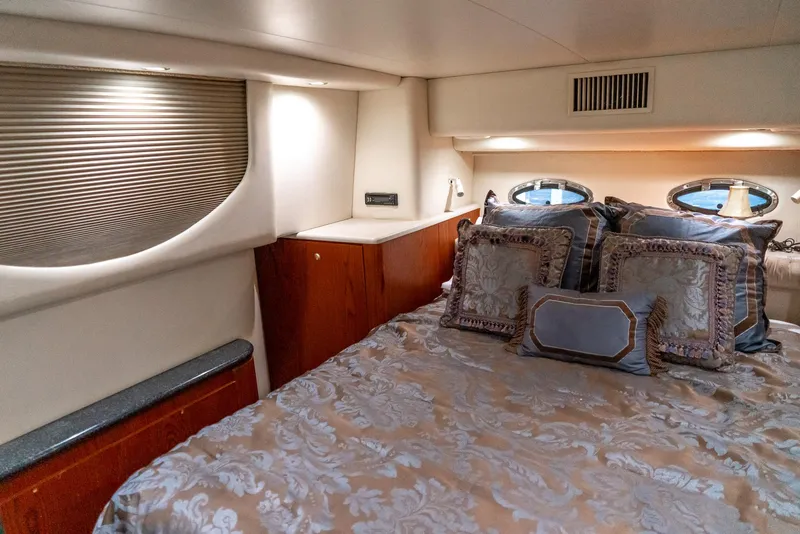 Slide: The Image of Maxum 4100 SCA 2000 - 45