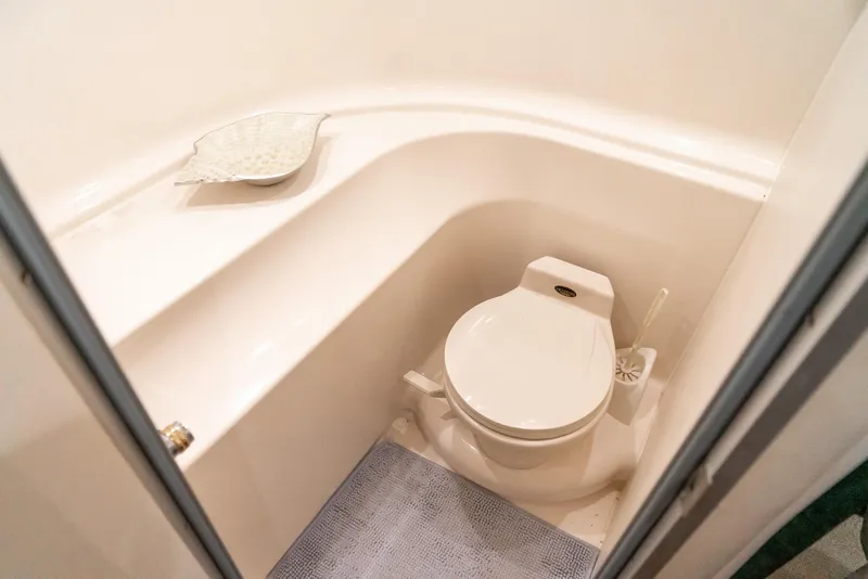 Slide: The Image of Maxum 4100 SCA 2000 - 50