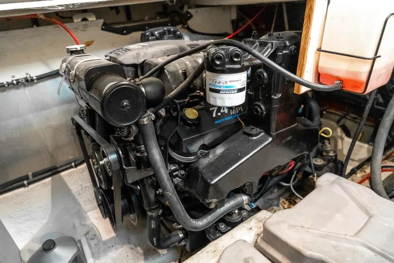 Slide: The Image of Maxum 4100 SCA 2000 - 52